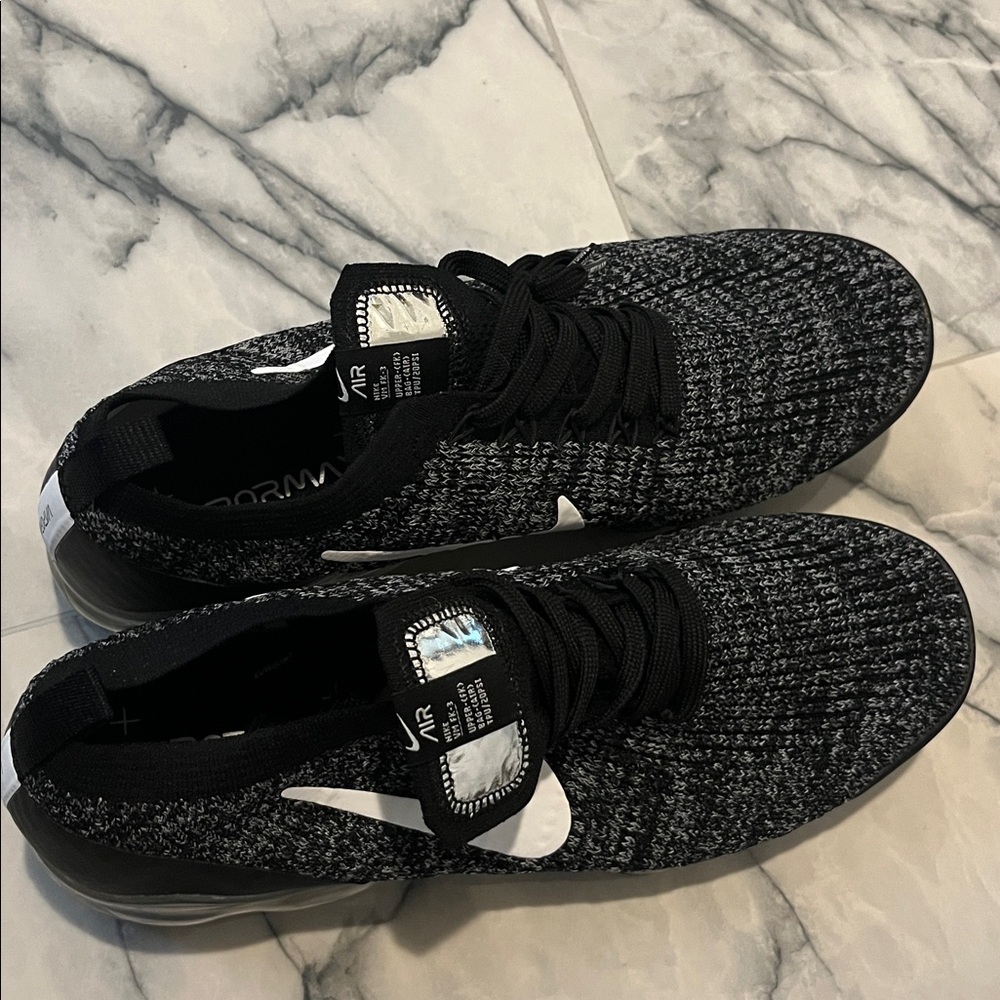 Nike Men's Black and White Nike Vapor max size 11 no box - Picture 3 of 9